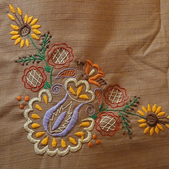 Beautiful Embroidered Tablecloth - Picture 3 of 11